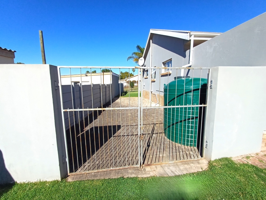 4 Bedroom Property for Sale in Vanes Estate Eastern Cape